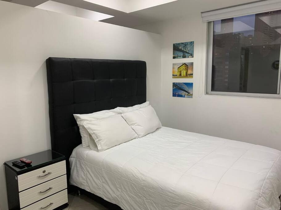 Apartamento Apt 2 Bed/ 2bath On 14th Floor By Provenza ! Medellín